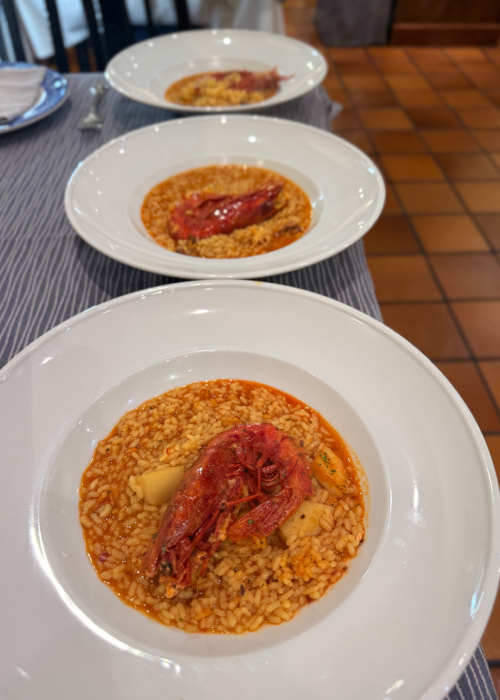 Restaurante mediterráneo en Valencia con arroz meloso de gamba roja en Maluquer Quattro